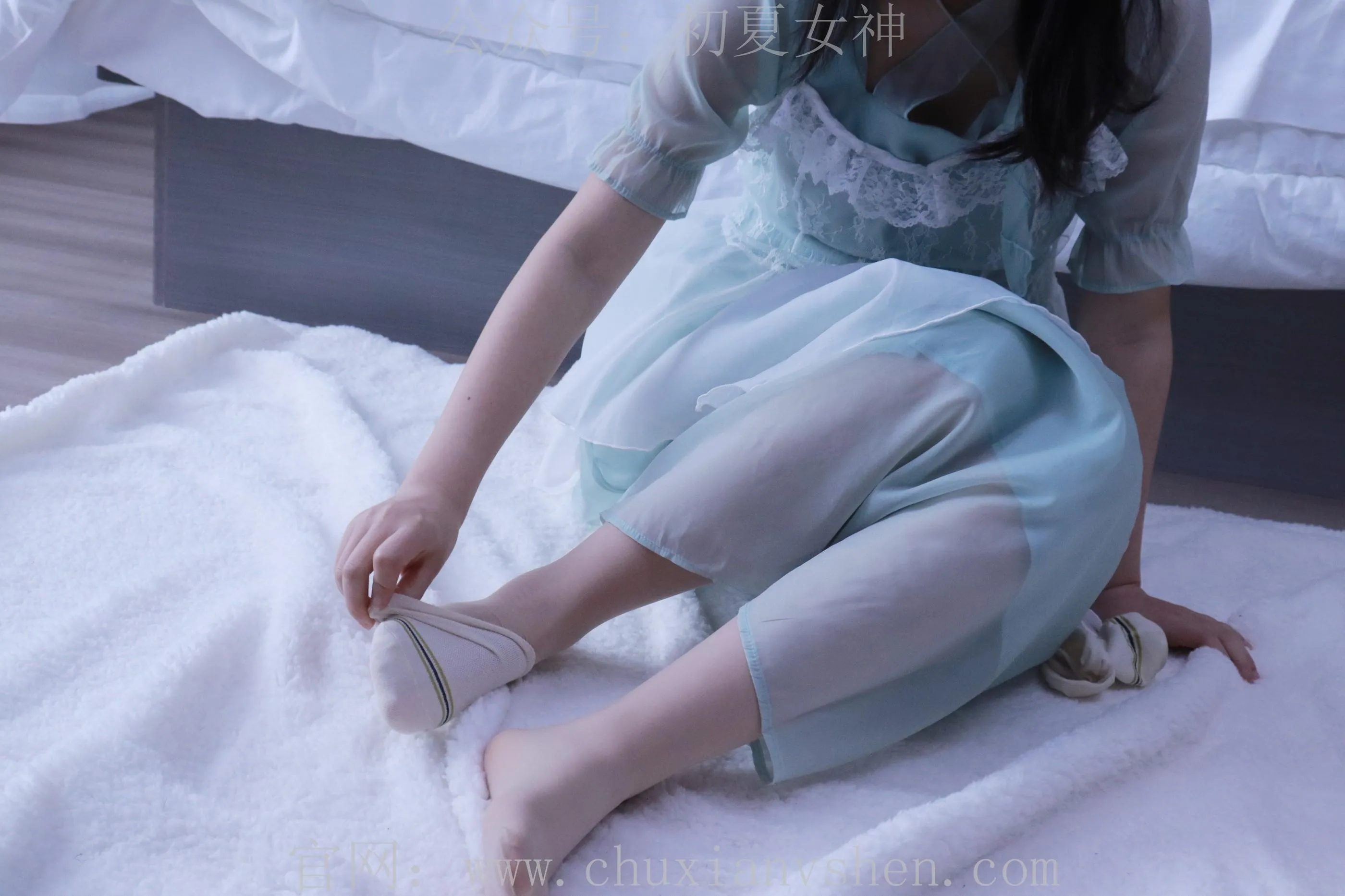 初夏女神 NO.009 念念 绿野仙踪M码连衣裙搭回力球鞋 [120P]插图2